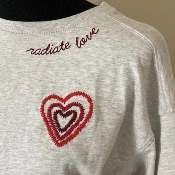 Large Old Navy Radiate Love Long Sleeve Women’s Shirt - Picture 2 of 4